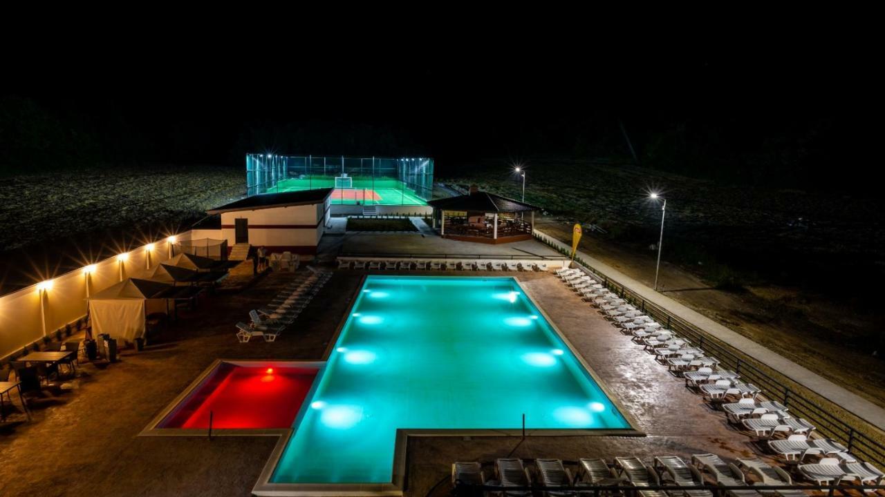 Complex Noblesse Hotell Vaslui Eksteriør bilde